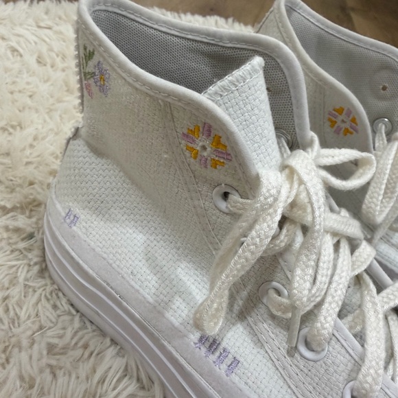 Converse Classic White High-Top Sneakers - Picture 3 of 4